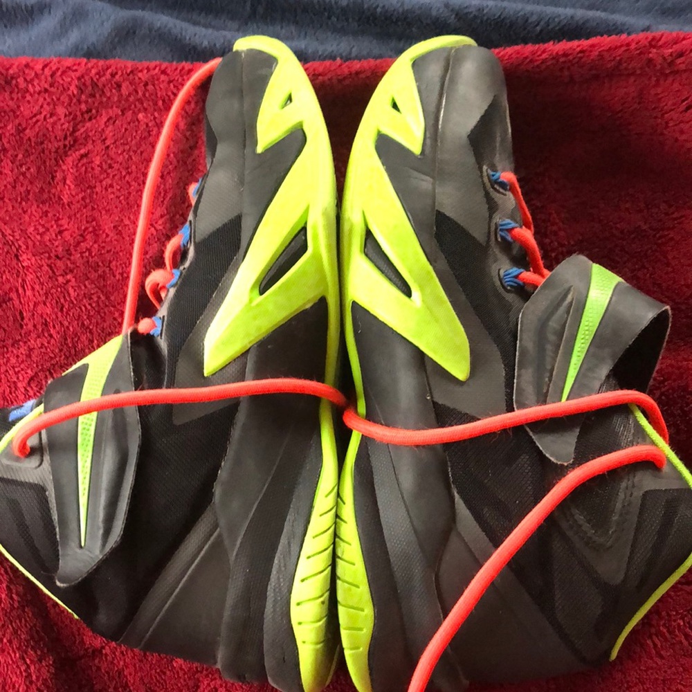 Lebron soldier 8 shoes